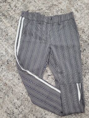 New York & Company Black and White Striped Capris